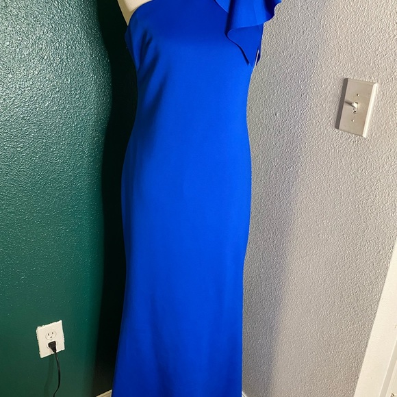 Formal Dress - Picture 3 of 4